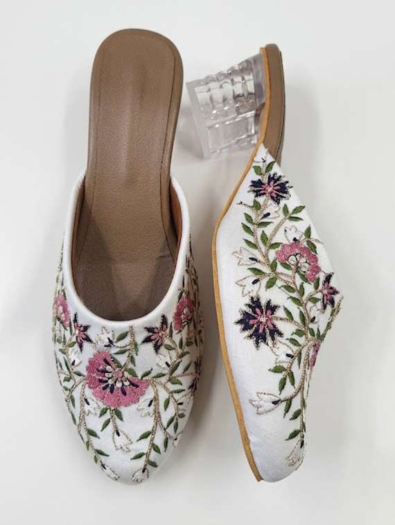 women white mule - 22480595 -  Standard Image - 1