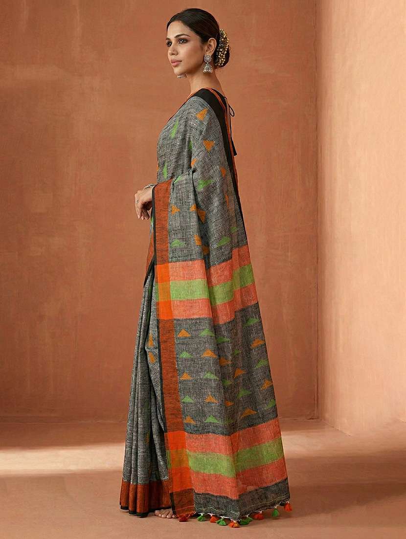 women self design handloom saree with blouse - 22481703 -  Standard Image - 1
