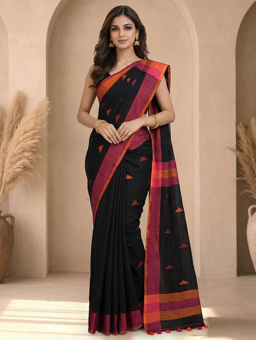 women self design handloom saree with blouse