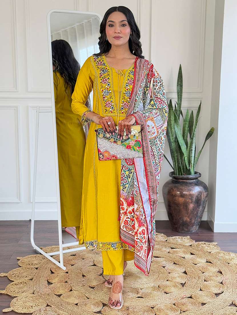 women solid with work three quarter sleeve kurta pant with dupatta set - 22481736 -  Standard Image - 4