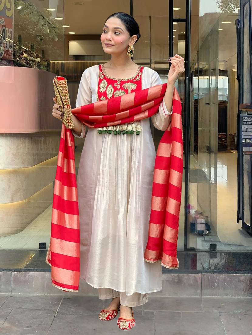 women solid with work three quarter sleeve kurta pant with dupatta set - 22481758 -  Standard Image - 4