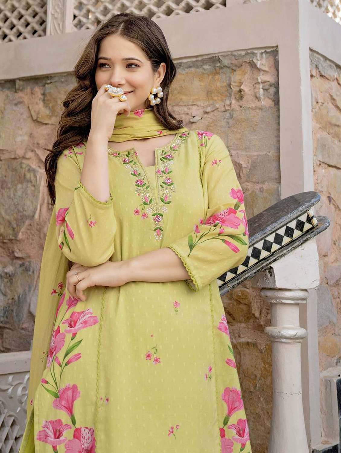 women printed notch neck kurta and pant set with dupatta - 22486206 -  Standard Image - 1