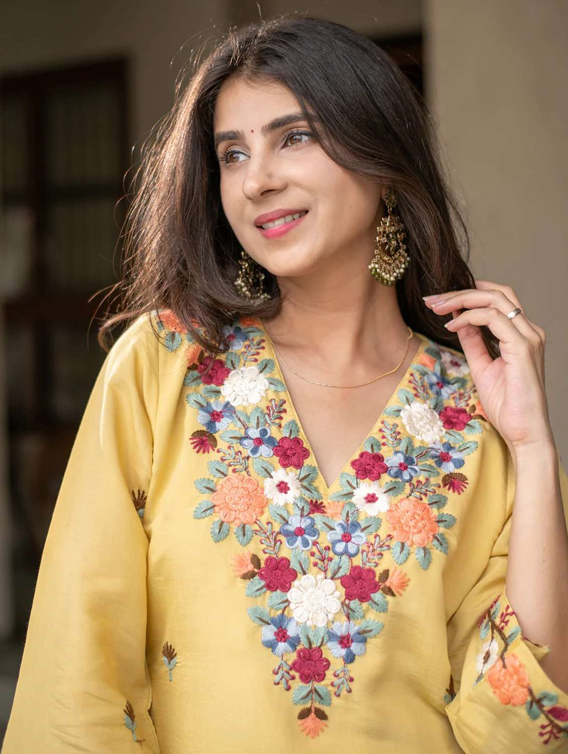 women embroidered v neck kurta and pant co-ord set - 22486294 -  Standard Image - 1