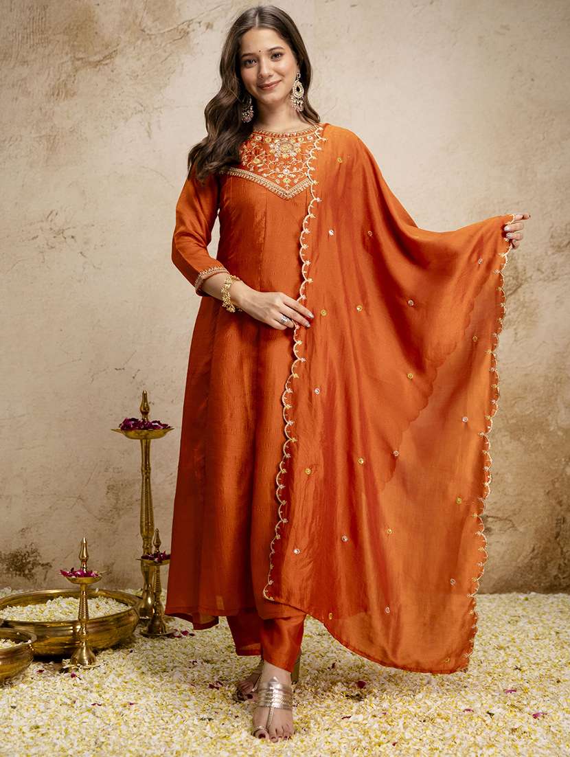 women solid with work three quarter sleeve kurta pant with dupatta set