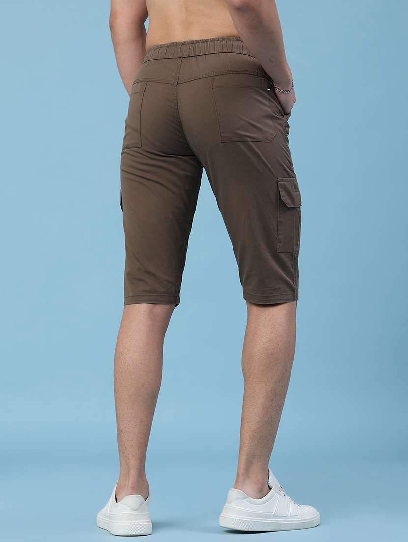 men solid mid rise regular fit three - fourth shorts - 22486646 -  Standard Image - 4