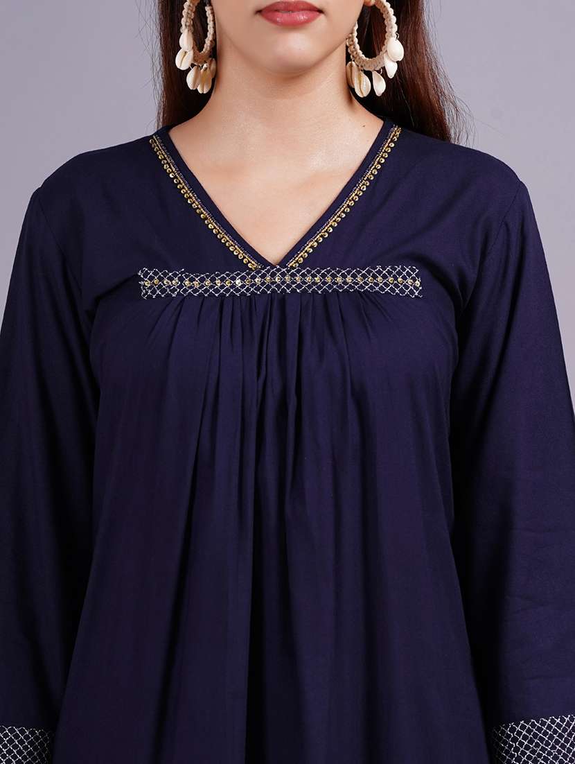 women solid three quarter sleeve a-line kurta - 22486903 -  Standard Image - 1