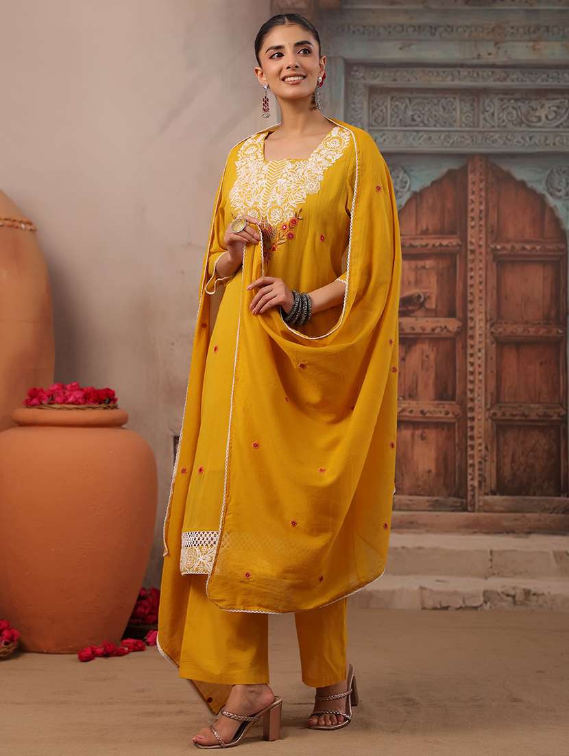 women solid with work three quarter sleeve kurta pant with dupatta set
