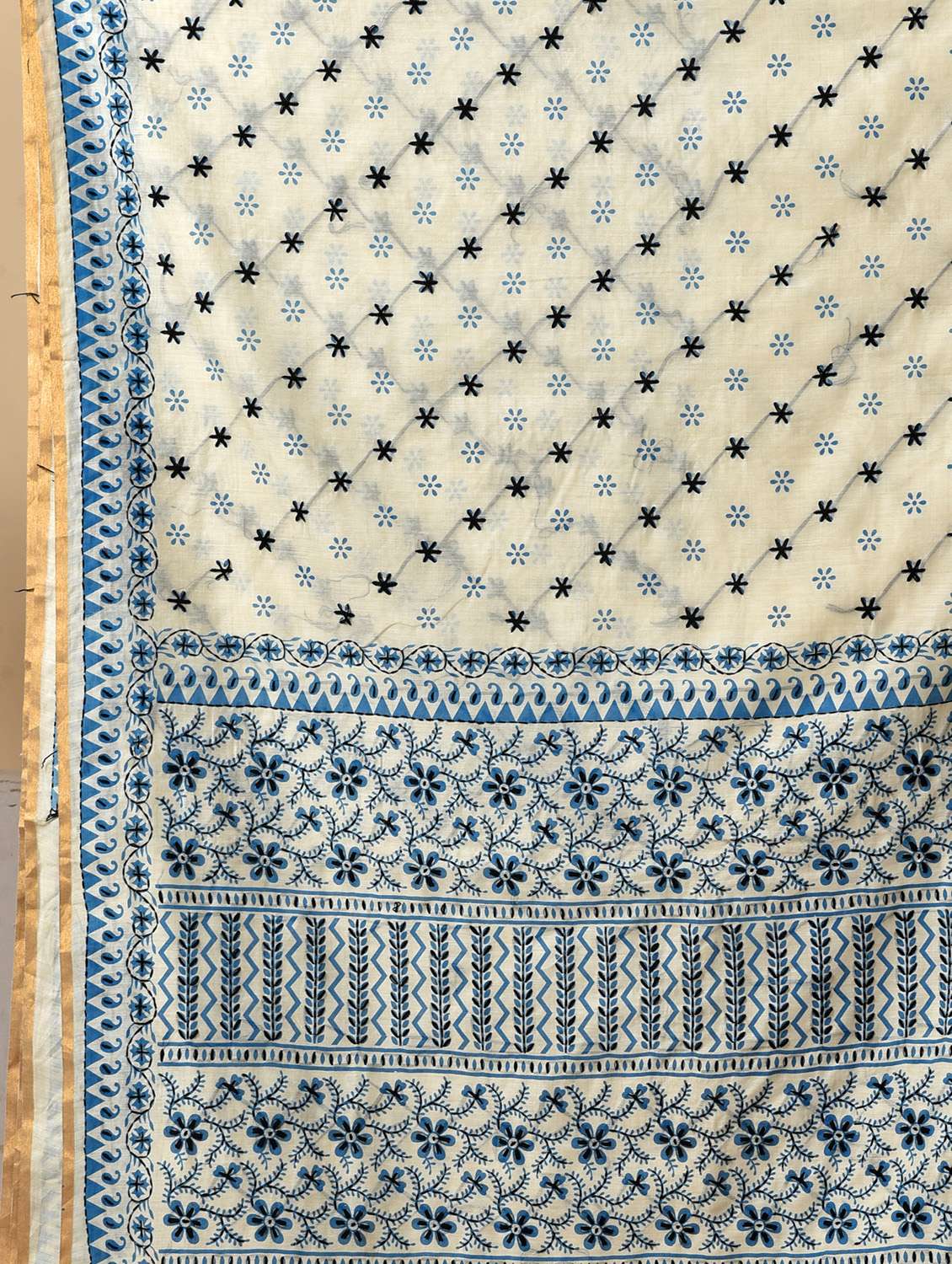 Women Printed Handloom Saree With Blouse - 22489494 -  Standard Image - 4