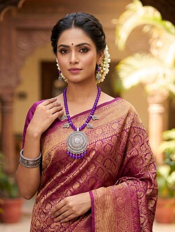 purple metal oxidized necklace and earrings set - 22489786 -  Standard Image - 1
