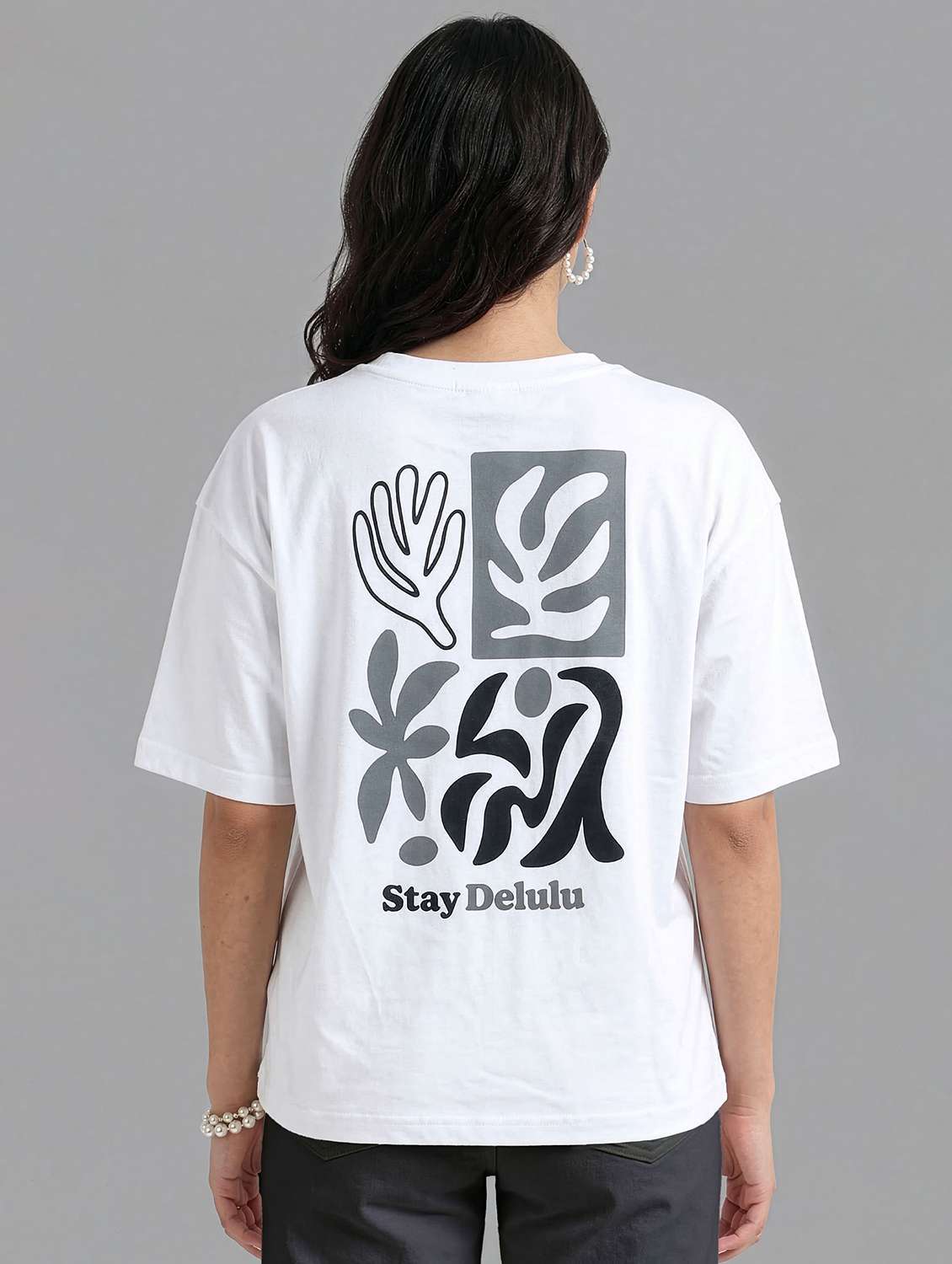 girls round neck oversized fit cotton t-shirt with graphic print