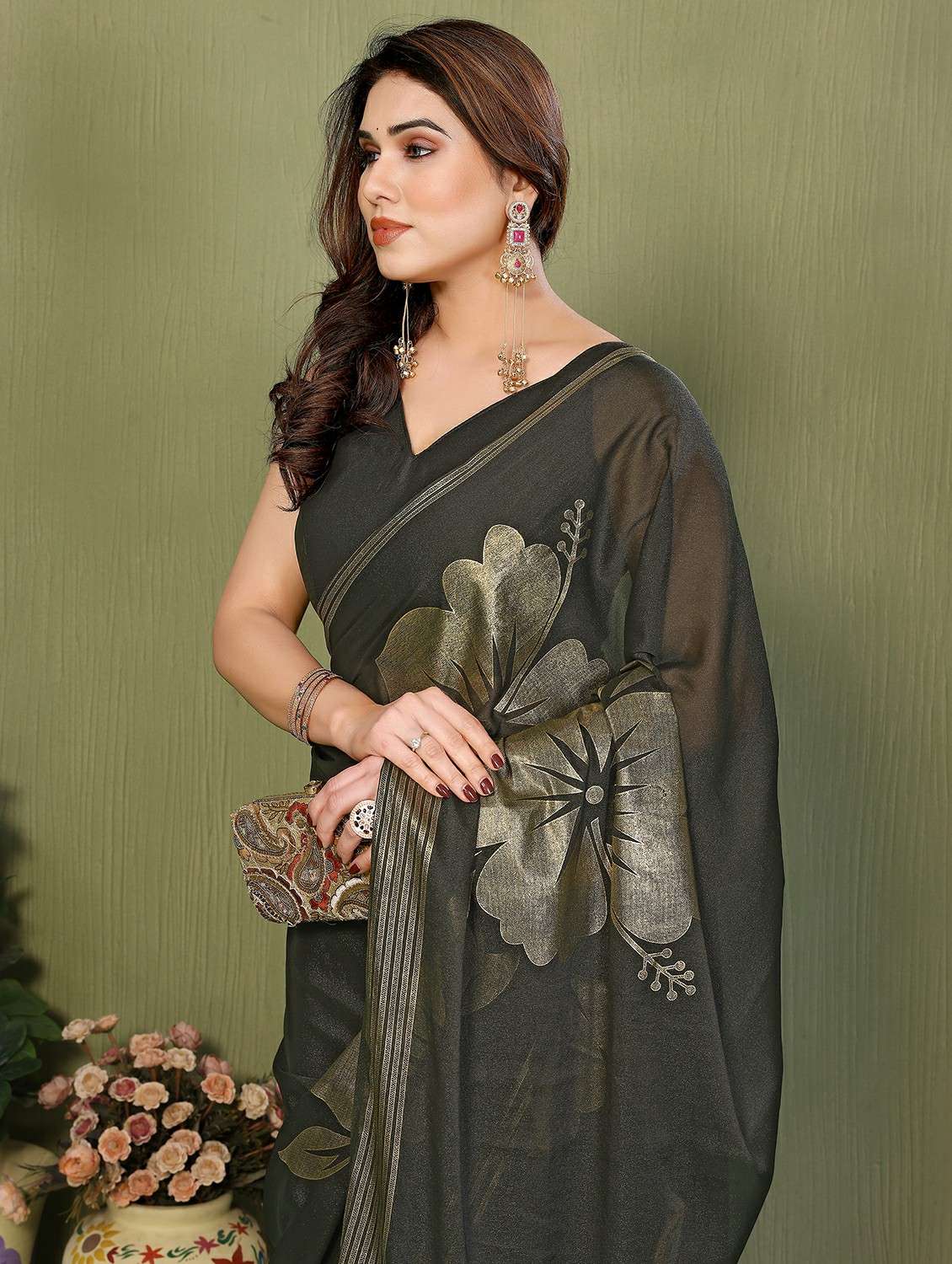 Women Foil Printed Saree With Blouse - 22489843 -  Standard Image - 1