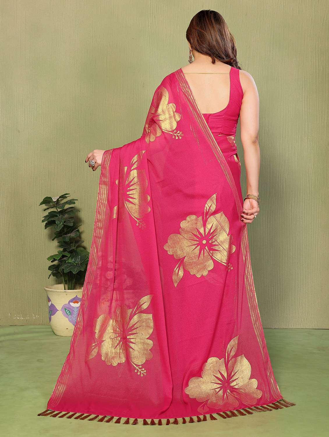 women foil printed saree with blouse - 22489845 -  Standard Image - 4