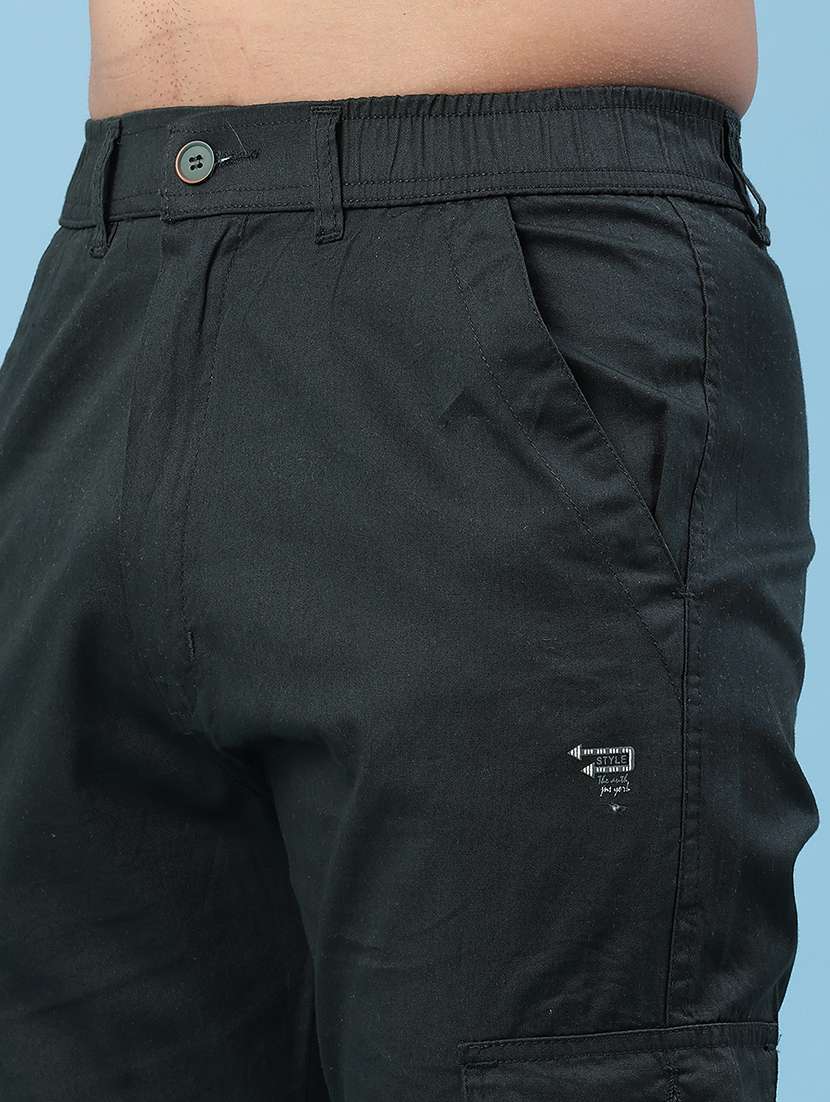 men solid mid rise regular fit cargo  - 22490278 -  Standard Image - 1