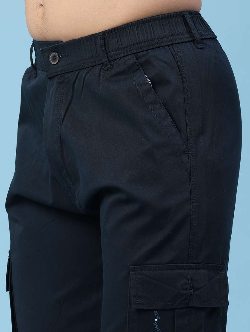 men solid mid rise regular fit cargo  - 22490286 -  Standard Image - 1