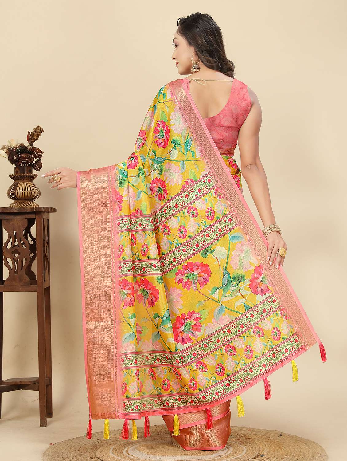 women floral printed saree with blouse - 22491422 -  Standard Image - 1