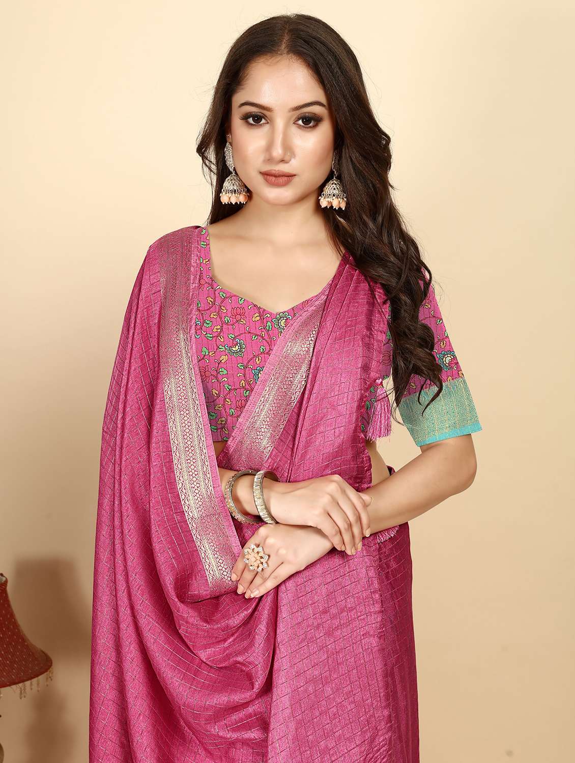 women checkered bordered saree with blouse - 22491481 -  Standard Image - 1