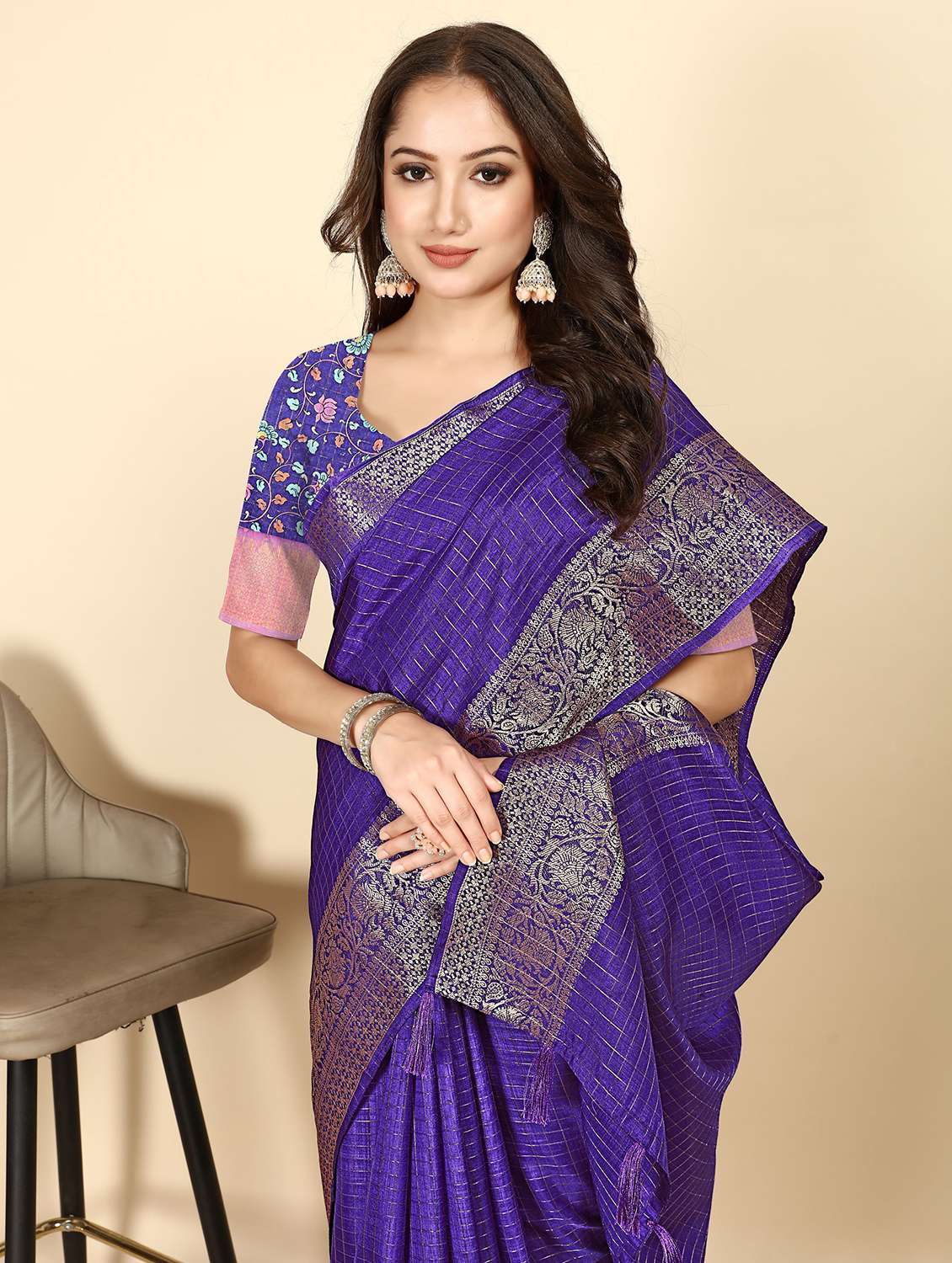 women checkered bordered saree with blouse - 22491485 -  Standard Image - 1