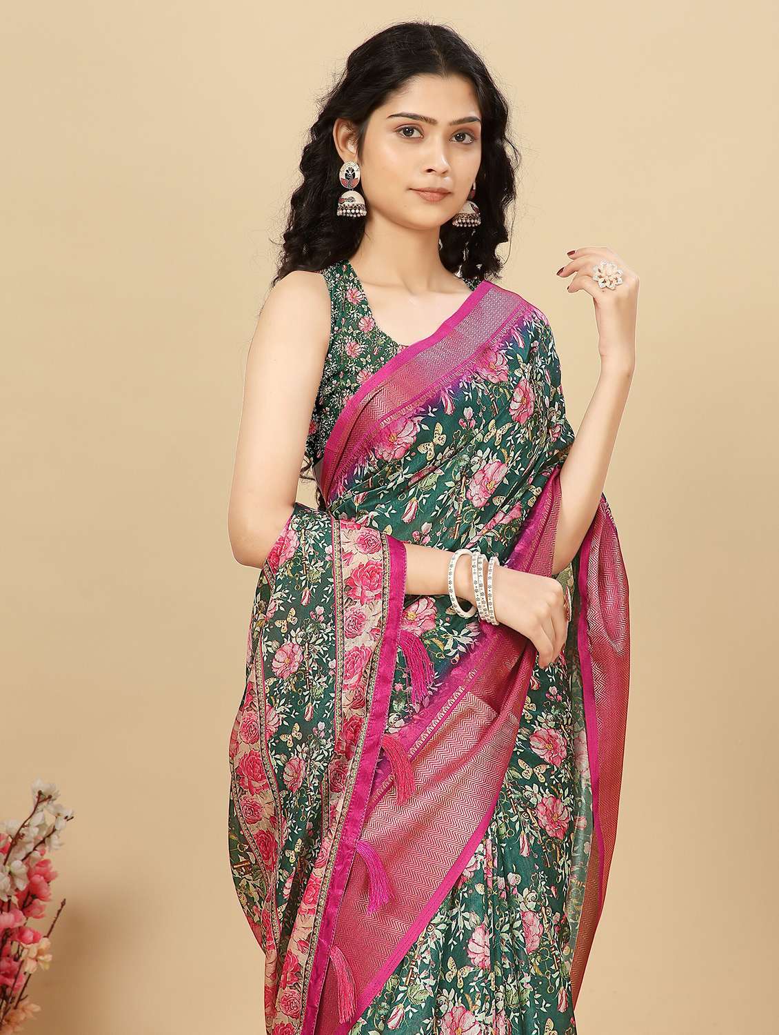 women printed casual wear saree with blouse - 22491516 -  Standard Image - 1