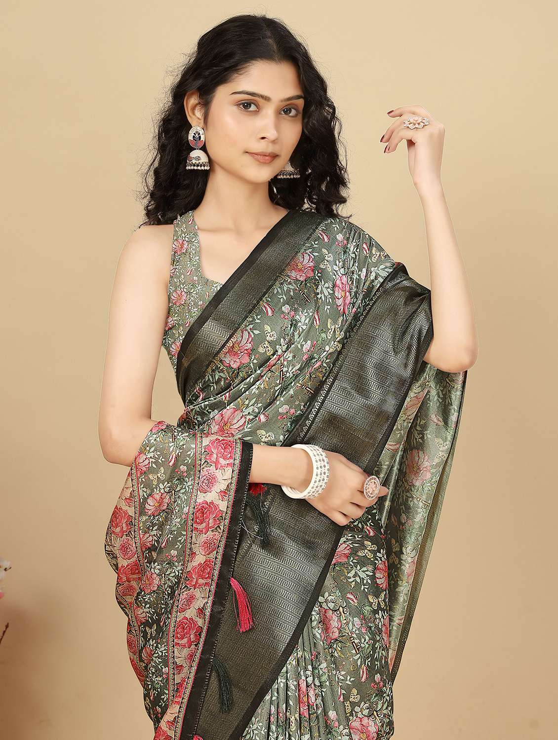 women printed casual wear saree with blouse - 22491517 -  Standard Image - 1