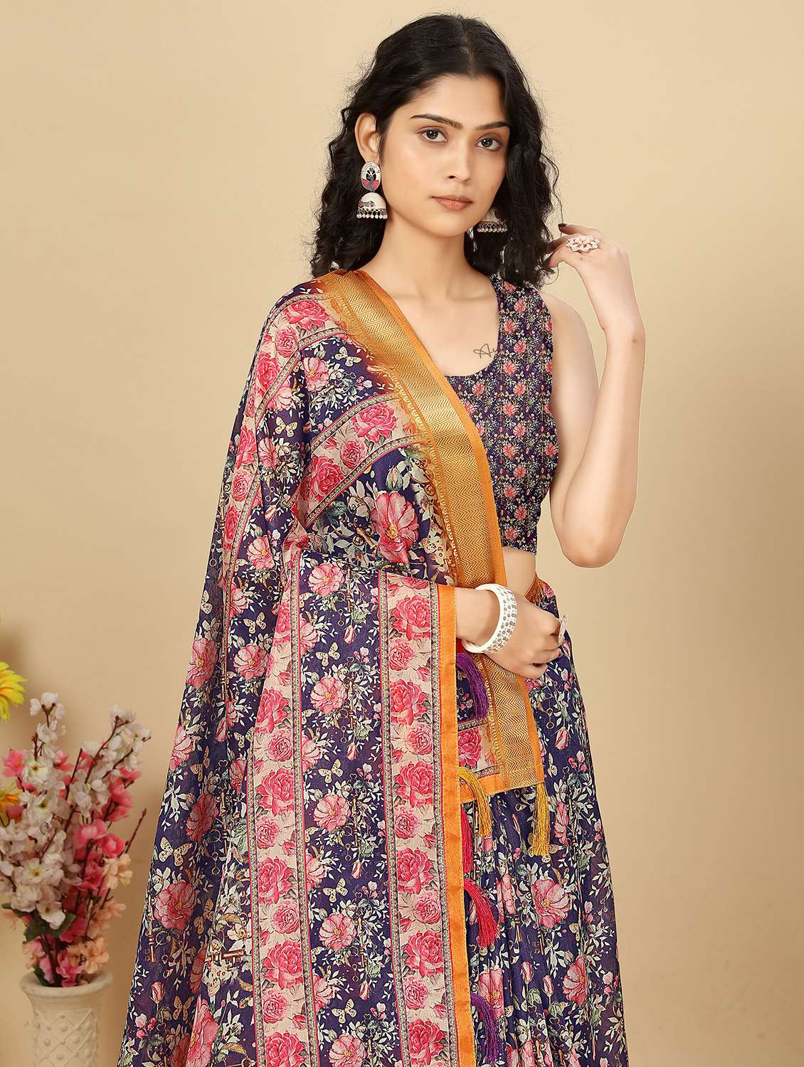 women printed casual wear saree with blouse - 22491520 -  Standard Image - 1