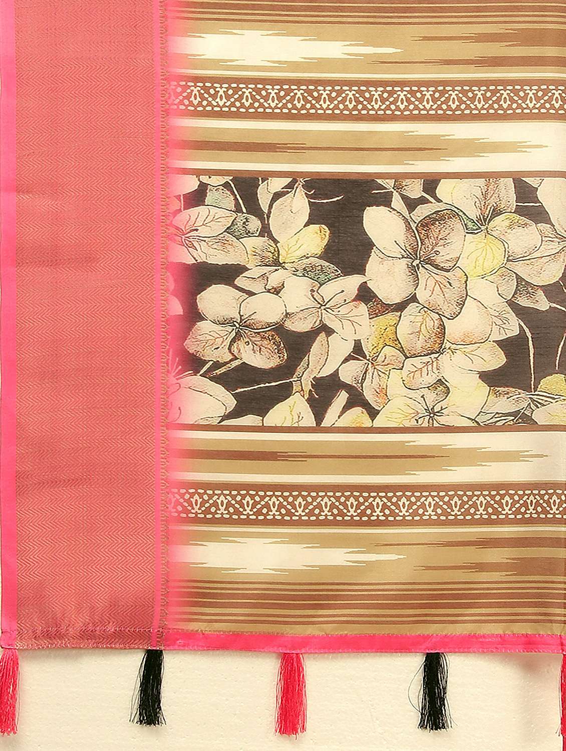 women printed casual wear saree with blouse - 22491537 -  Standard Image - 4