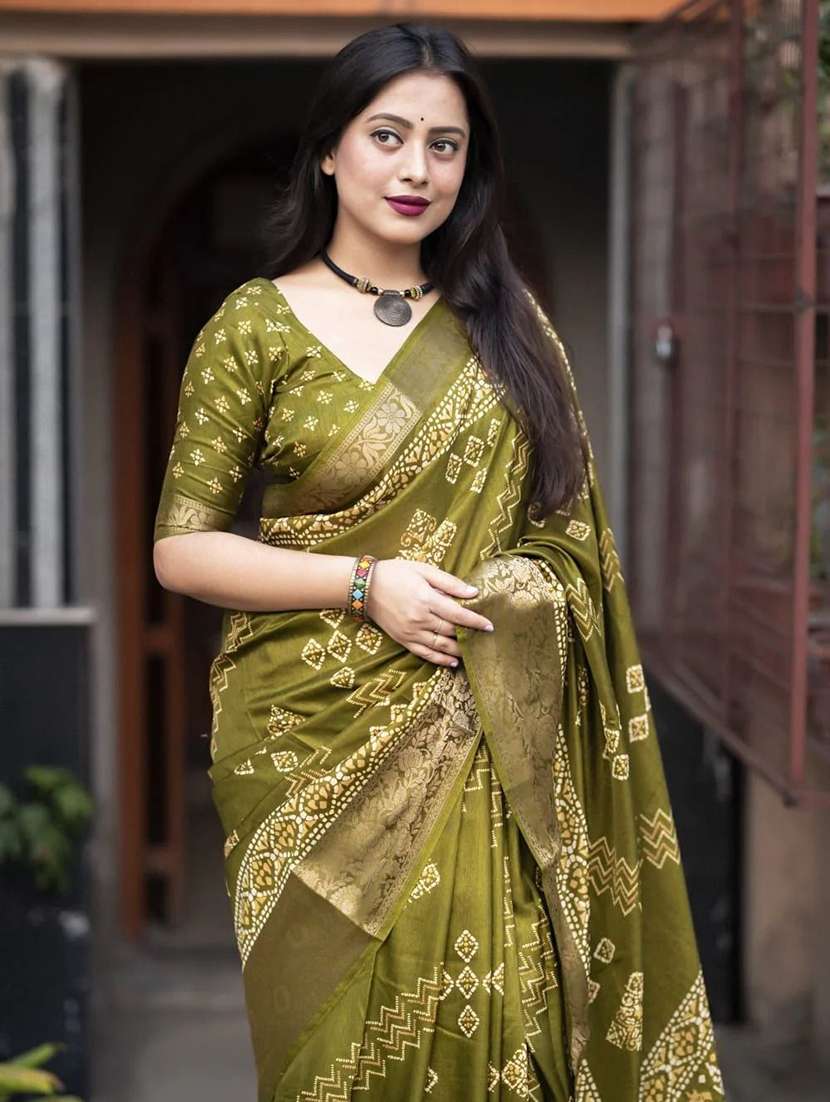 women printed casual wear saree with blouse - 22491546 -  Standard Image - 1