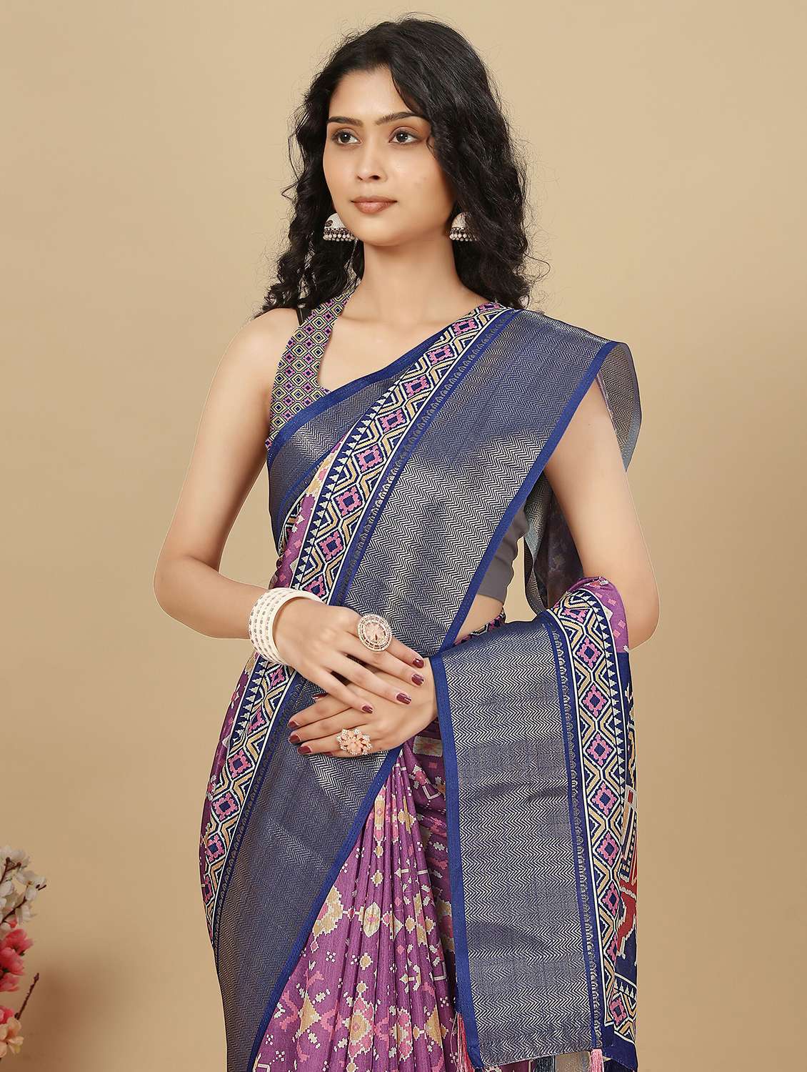 women printed patola saree with blouse - 22491553 -  Standard Image - 1