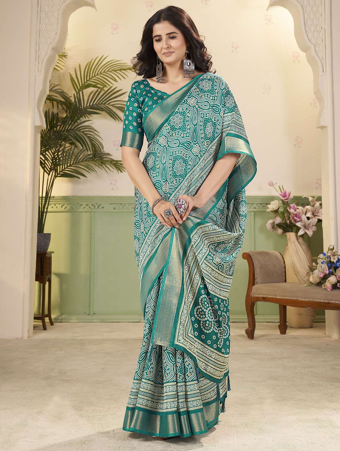 women printed casual wear saree with blouse - 22491584 -  Standard Image - 4