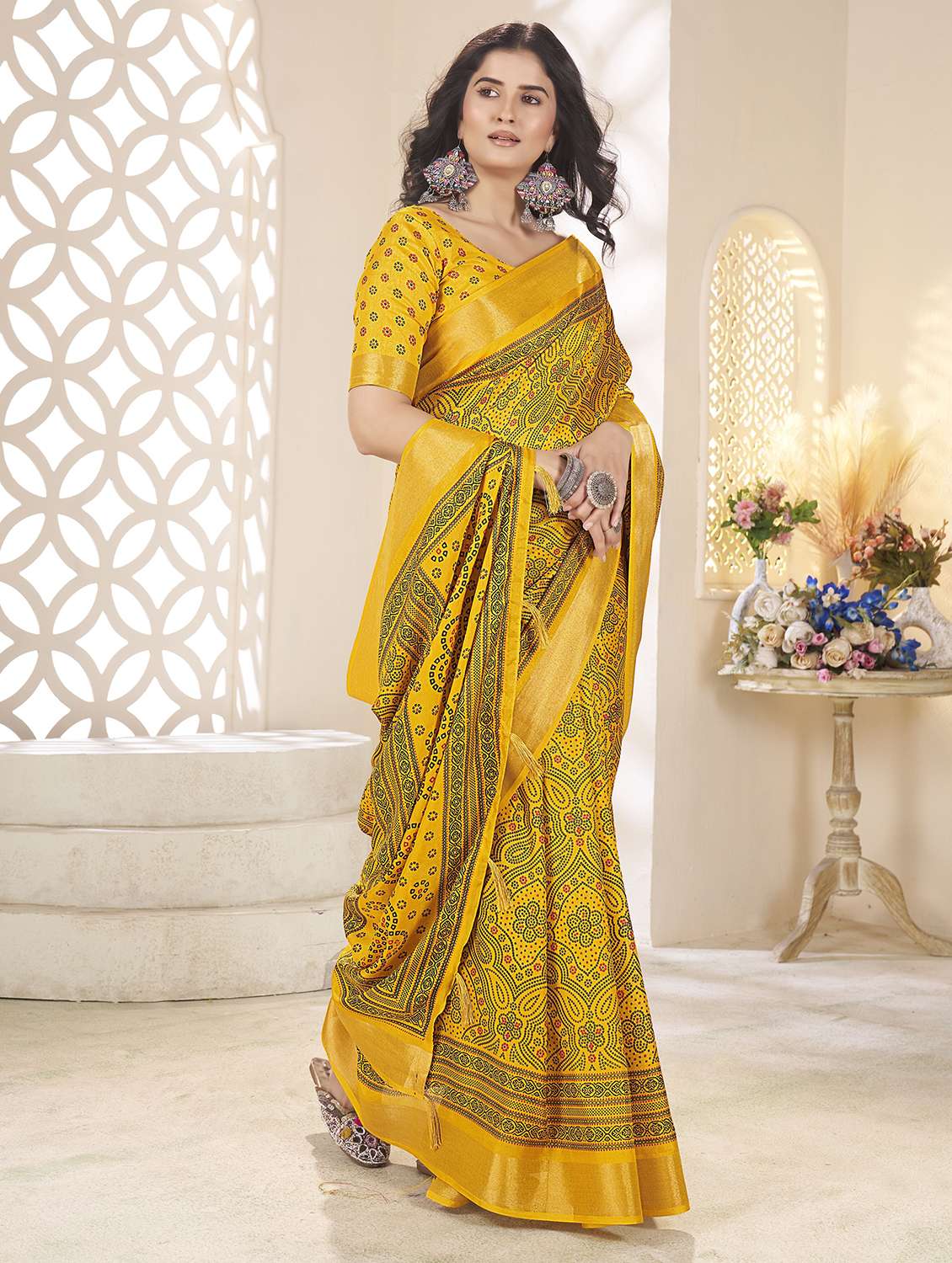 women printed casual wear saree with blouse - 22491588 -  Standard Image - 4