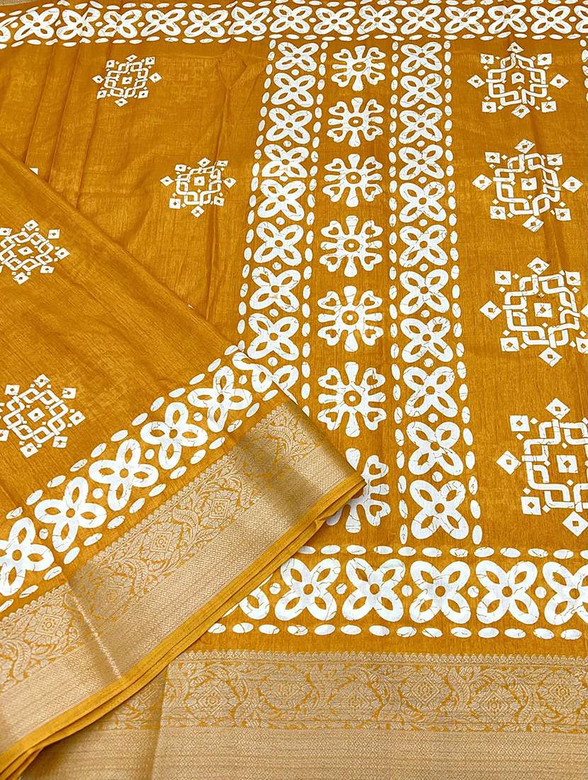 women printed casual wear saree with blouse - 22491593 -  Standard Image - 1