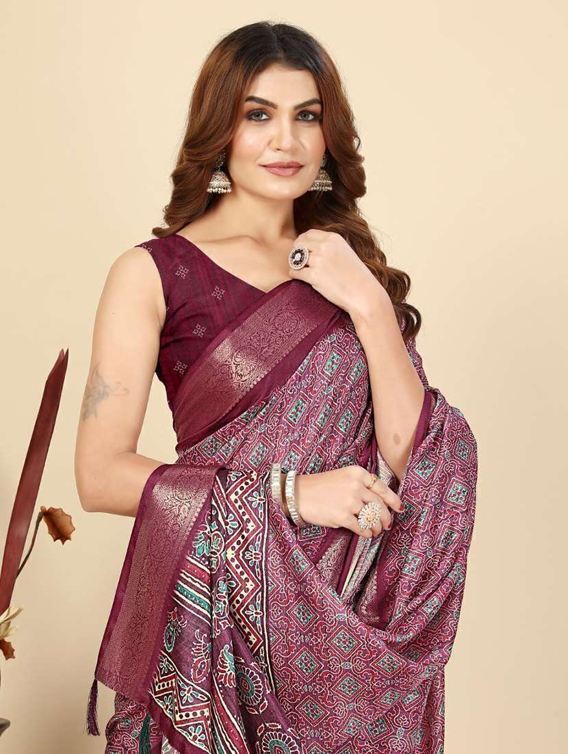 women printed casual wear saree with blouse - 22491929 -  Standard Image - 1