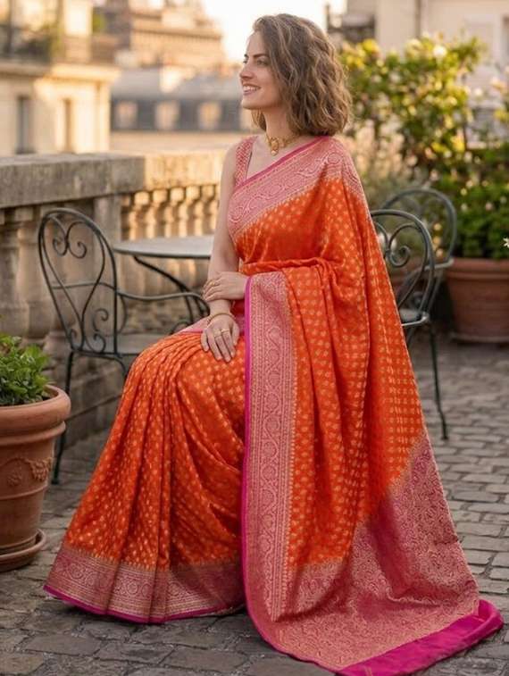 women self design banarasi saree with blouse - 22492799 -  Standard Image - 1