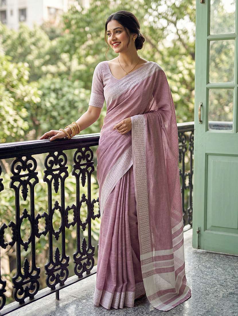 women self design handloom saree with blouse
