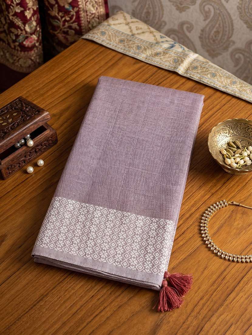 women self design handloom saree with blouse - 22495257 -  Standard Image - 4