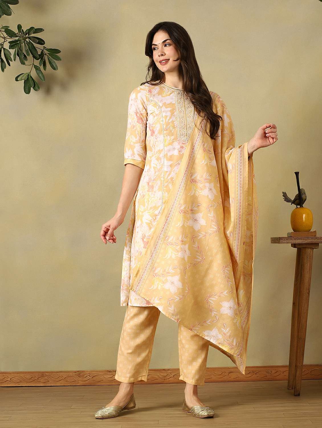 women printed three quarter sleeve kurta pant with dupatta set