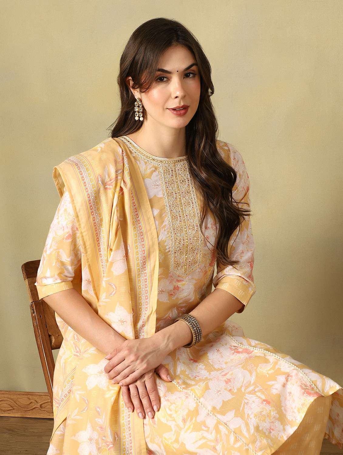 women printed three quarter sleeve kurta pant with dupatta set - 22495497 -  Standard Image - 1