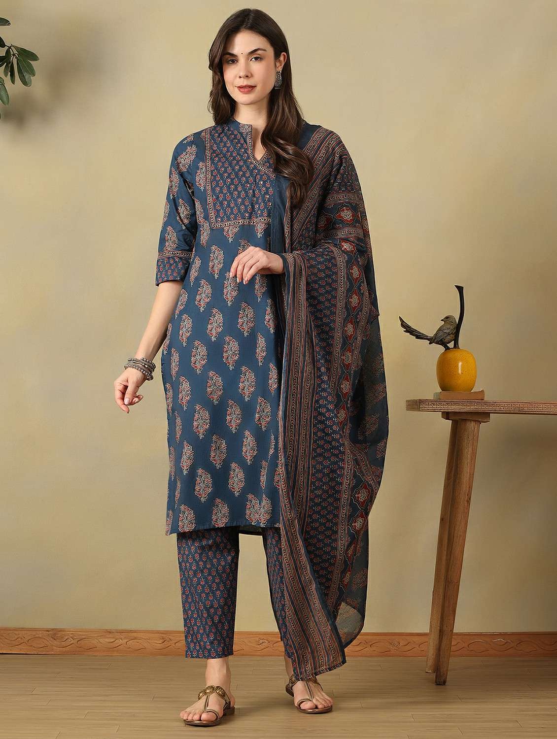 women printed three quarter sleeve kurta pant with dupatta set