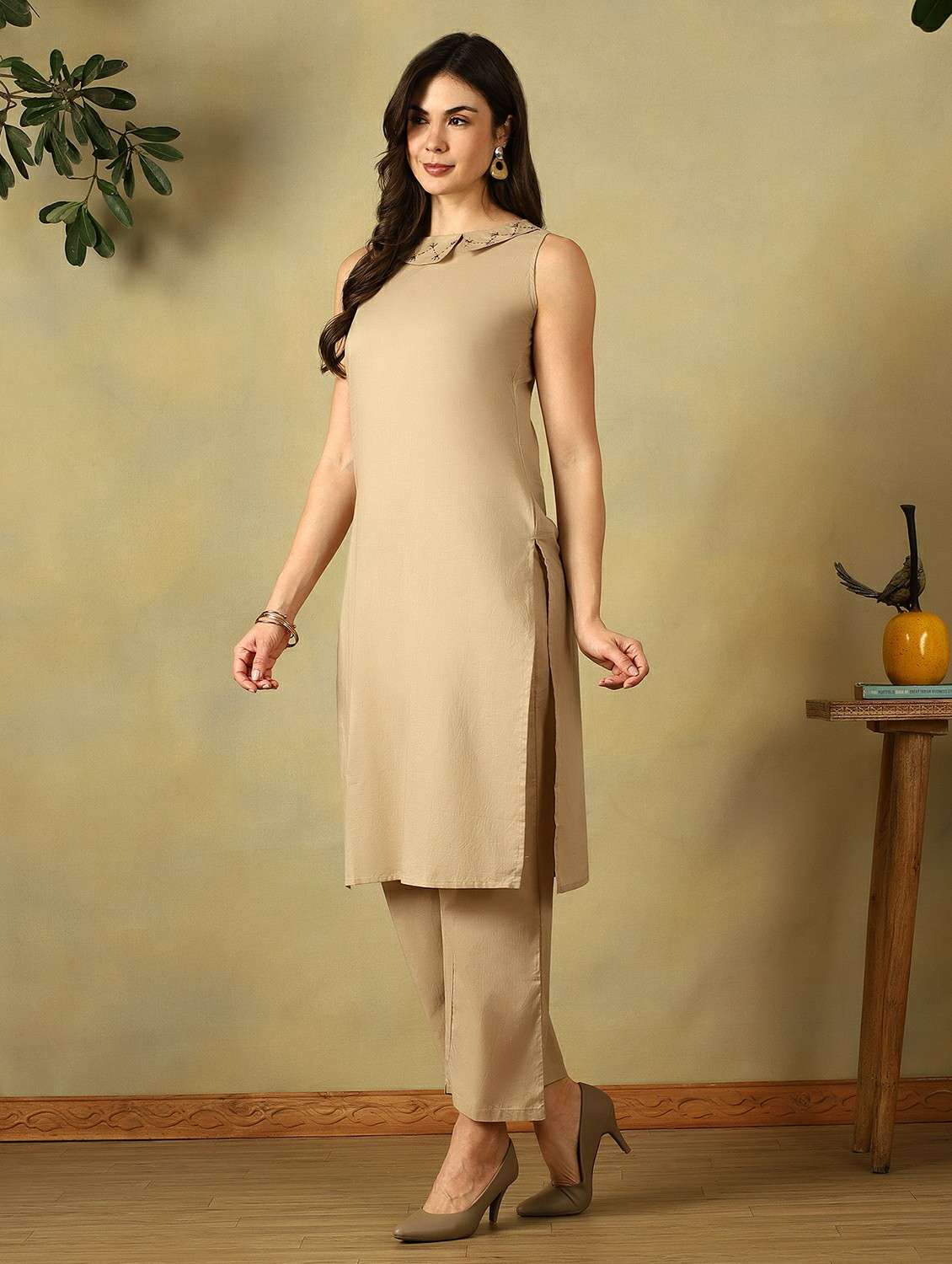 women solid sleeveless kurta pant set - 22495540 -  Standard Image - 1