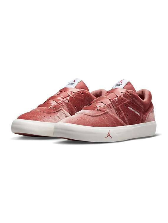 nike wmns jordan series es se - 22495974 -  Standard Image - 1