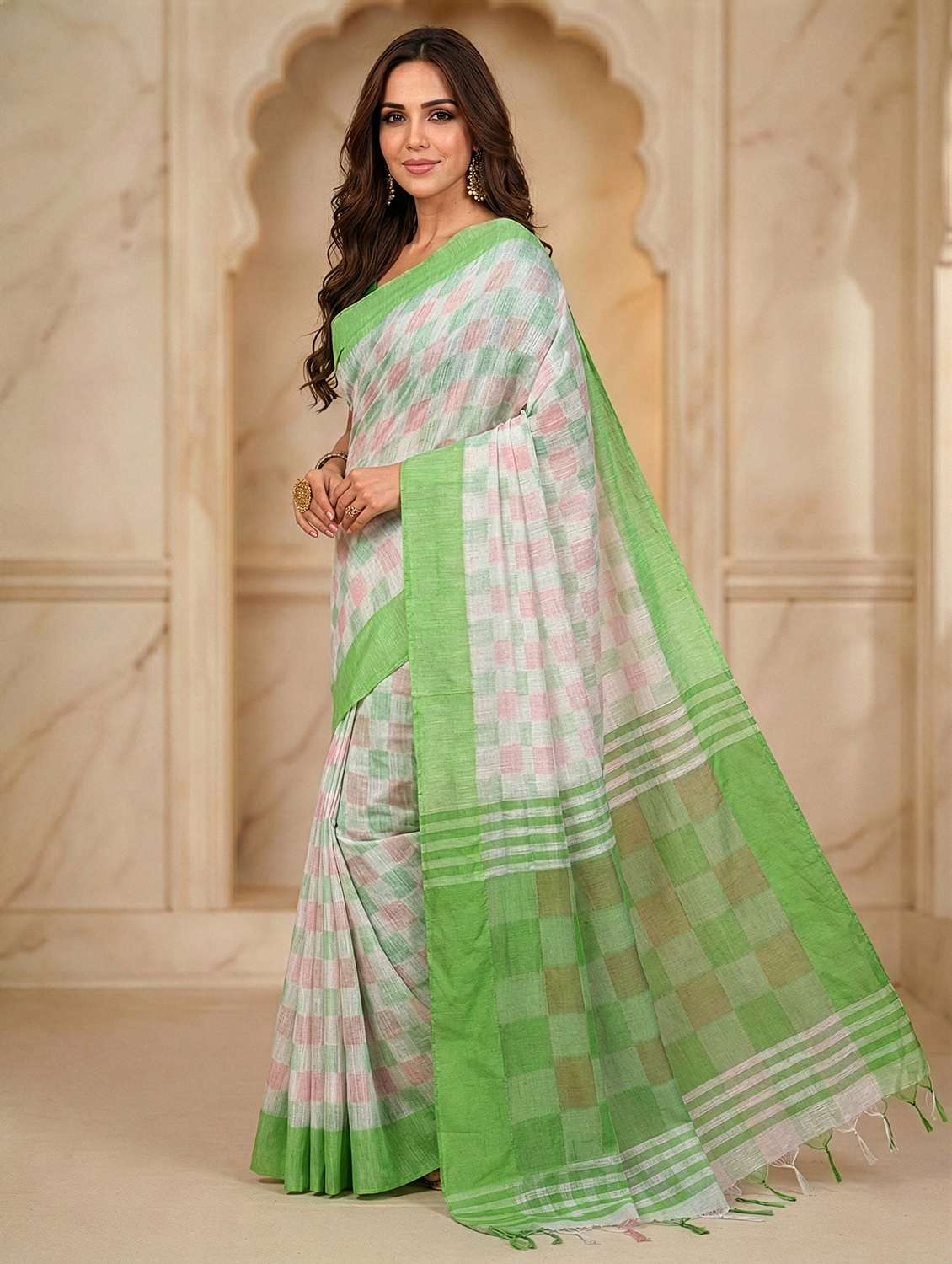 women checkered handloom saree with blouse - 22497600 -  Standard Image - 1