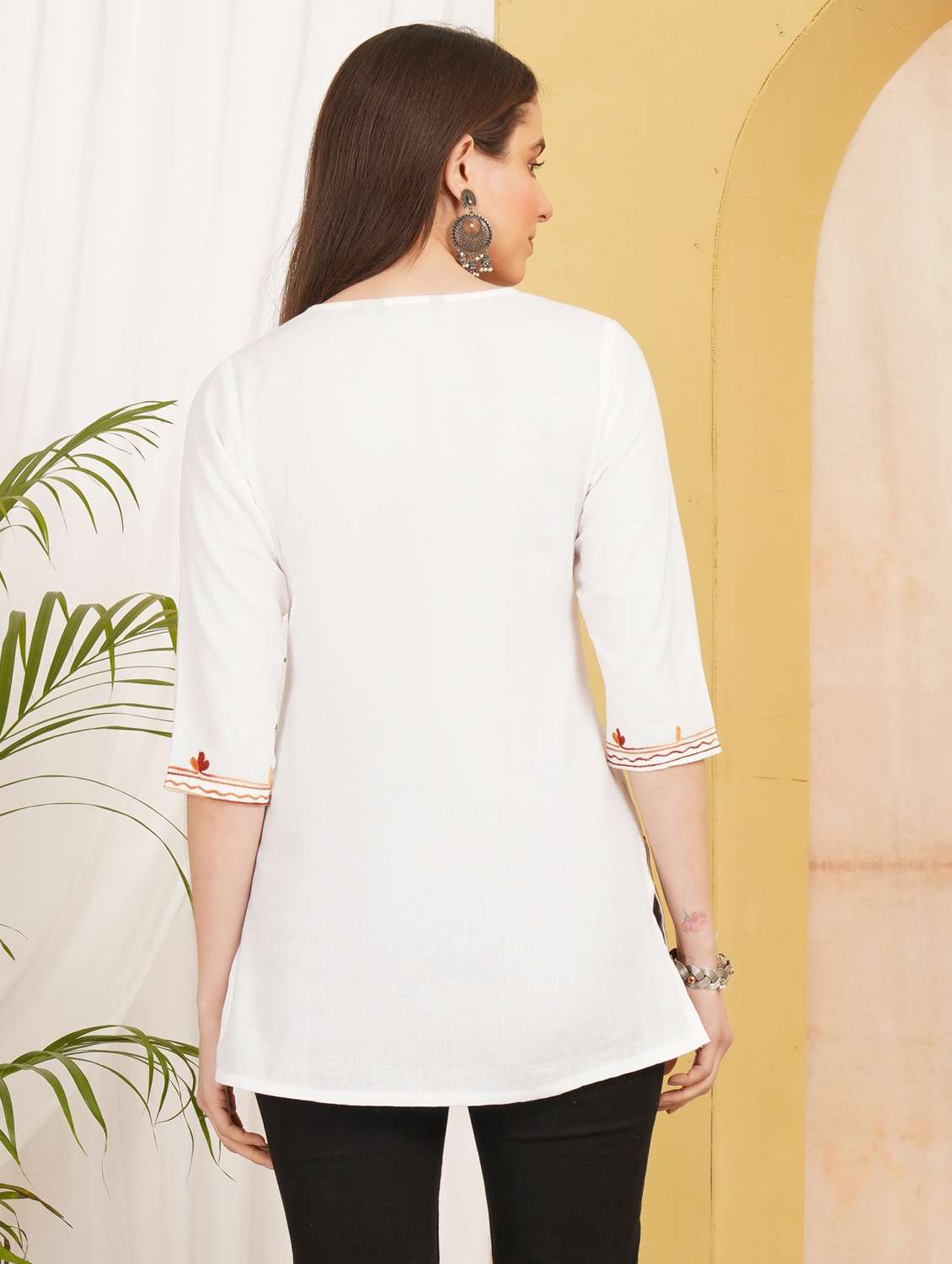 Women Embroidered Three Quarter Sleeve Straight Kurti - 22497993 -  Standard Image - 4