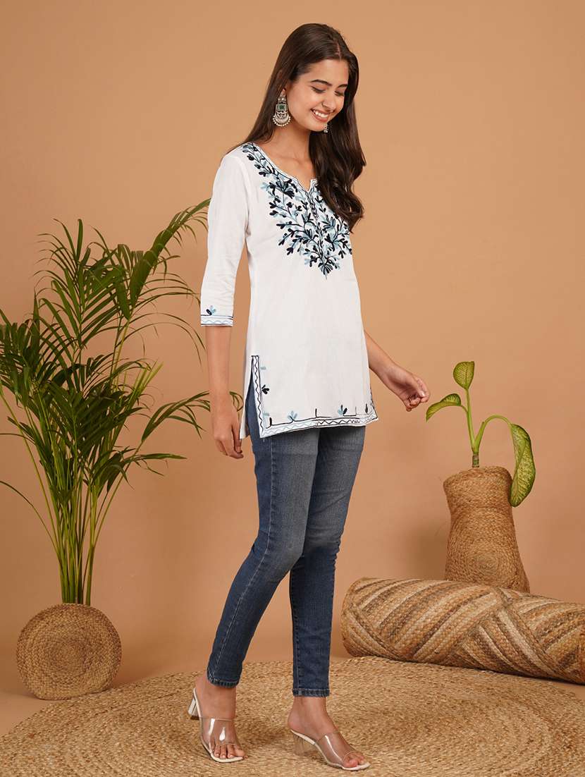Women Embroidered Three Quarter Sleeve Straight Kurti - 22497994 -  Standard Image - 4