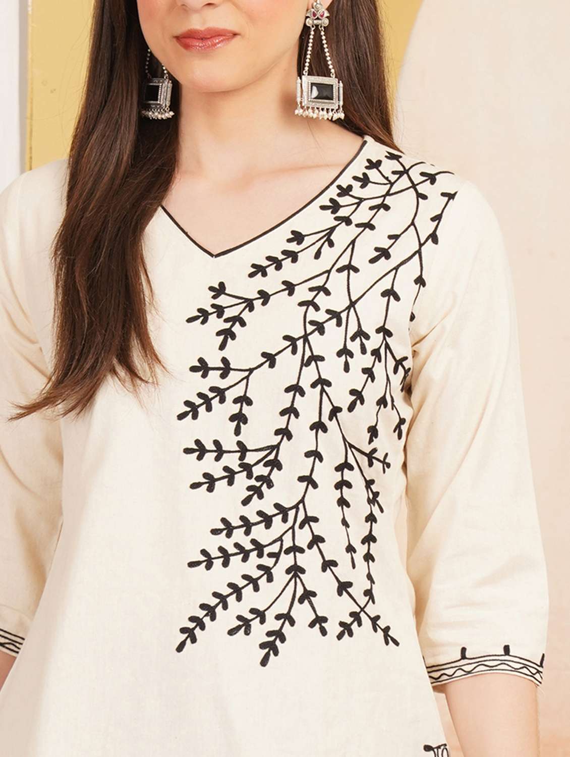 women solid with work v neck straight kurti - 22498001 -  Standard Image - 1
