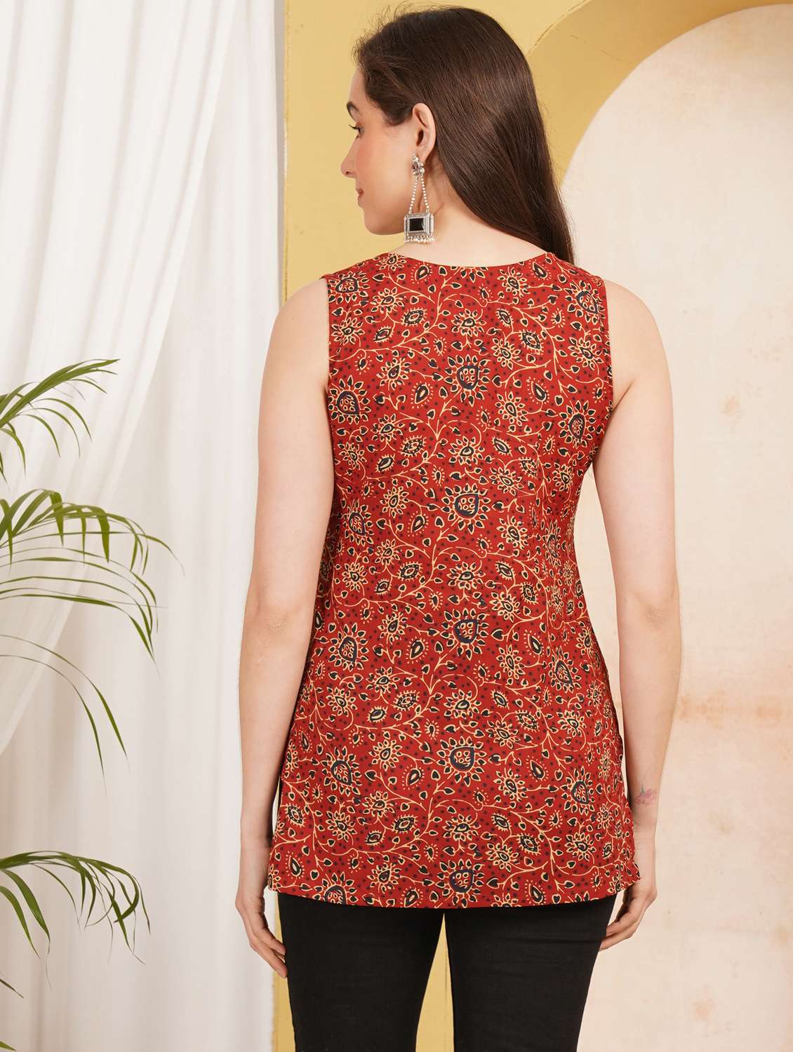 women printed notch neck straight kurti - 22498037 -  Standard Image - 4
