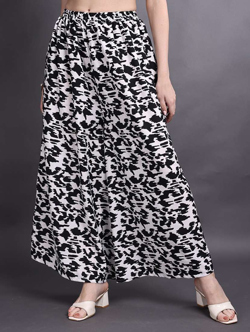 women printed mid rise flared palazzo
