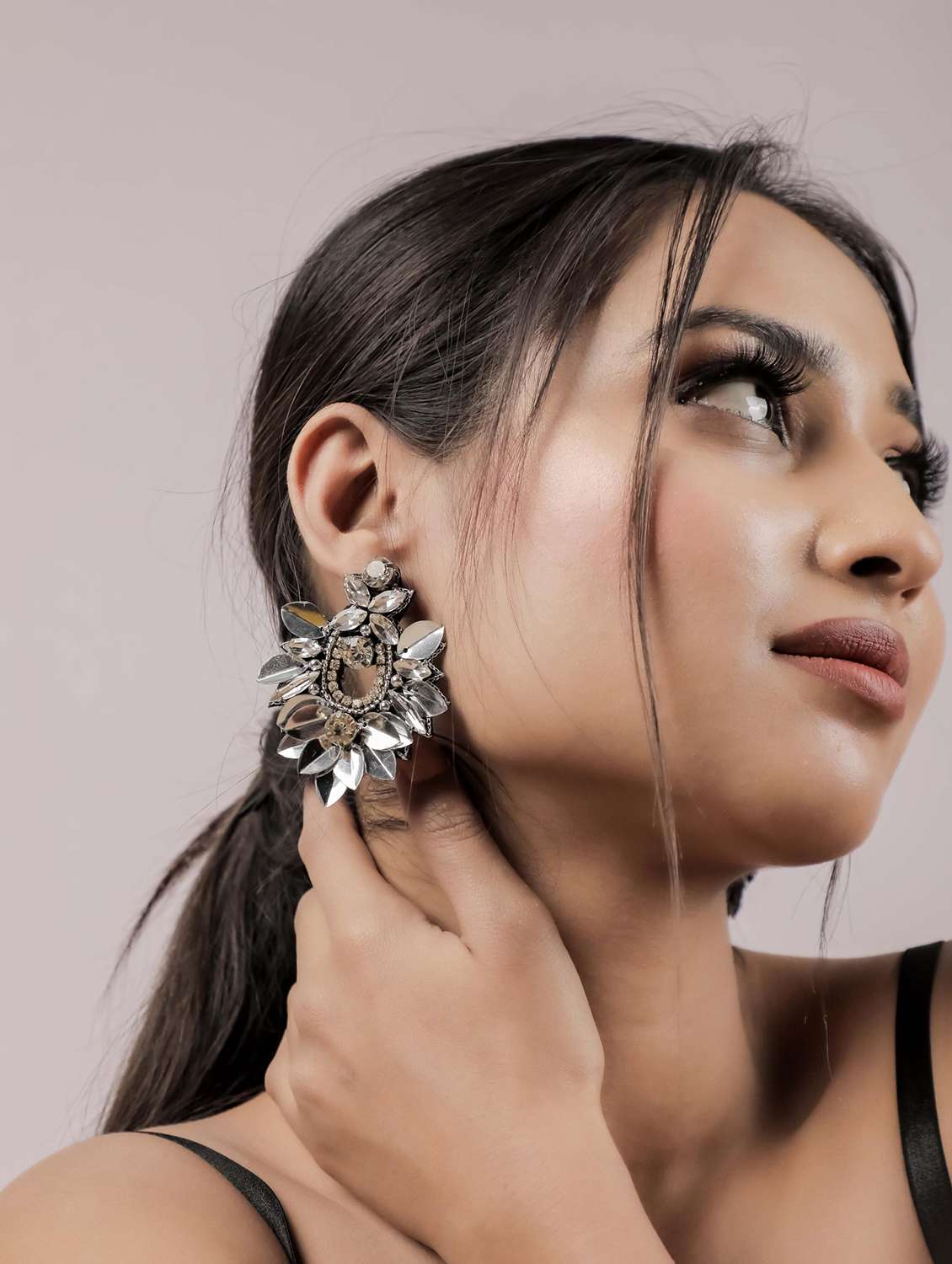 sequin & crystal stone fabric earring - 22498084 -  Standard Image - 4