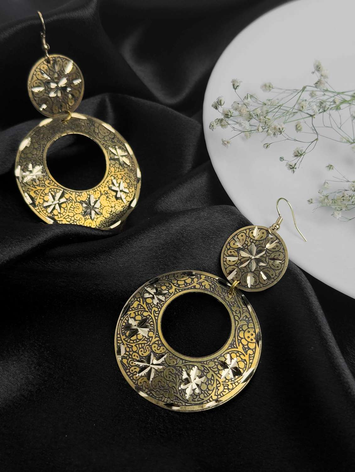 antique gold tone circular dangle earring