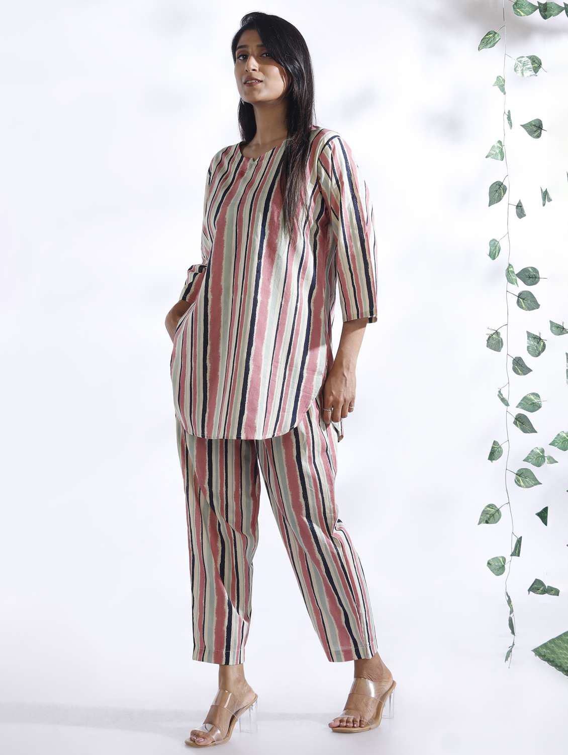 Women Printed Three Quarter Sleeve Nightwear Set - 22498564 -  Standard Image - 1