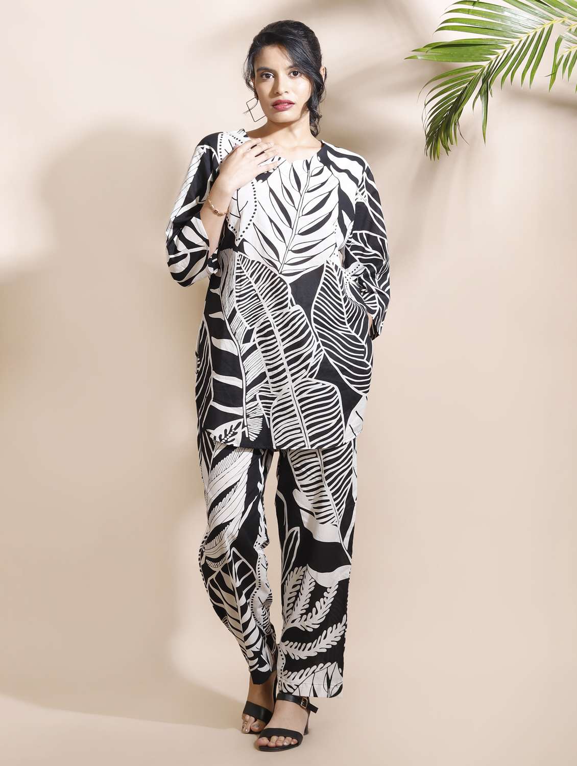 women printed notch neck nightwear set - 22498576 -  Standard Image - 1