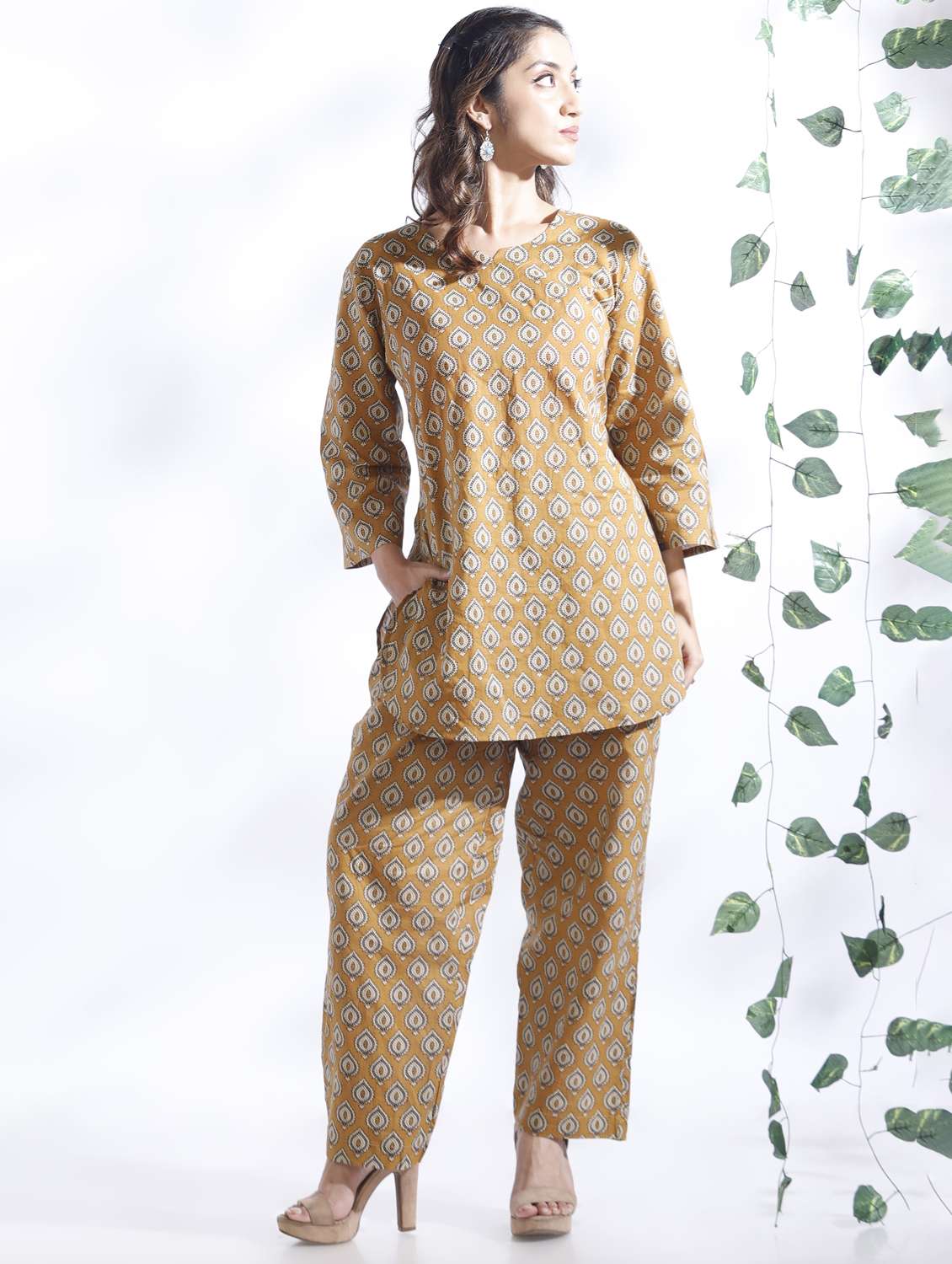 women printed notch neck nightwear set - 22498579 -  Standard Image - 1